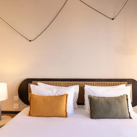 Crisol Promenade Hotel