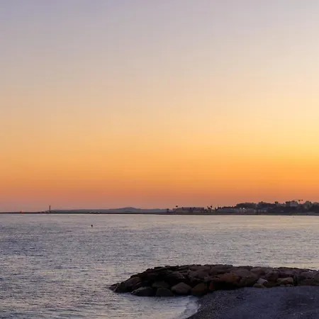 Crisol Promenade Hotel *