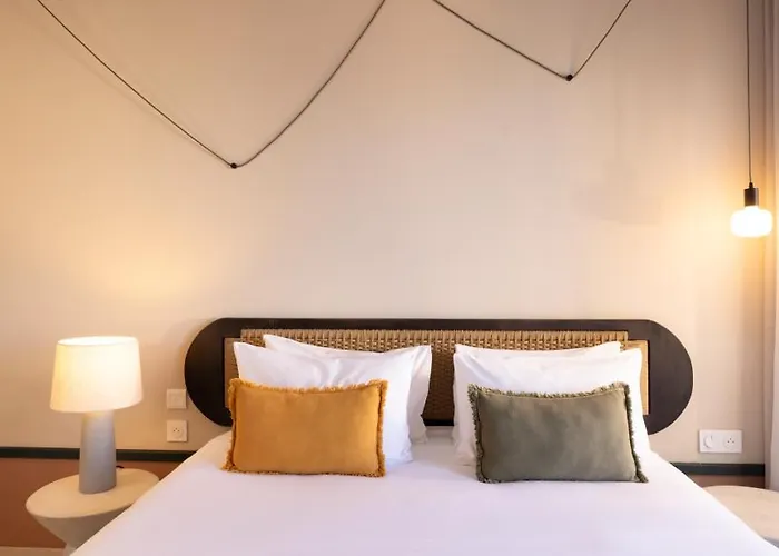 Crisol Promenade Hotel